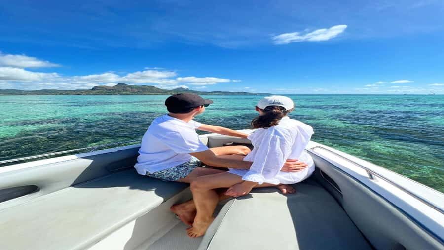 5 Islands All-Inclusive Speedboat w/Snorkeling Sea Turtle - Ile aux Cerfs: 2 hours on white sand and beach-style freedom