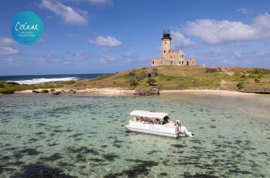 5 Islands Tour: New OCÉANE Private Pontoon Boat cruise - Lunch On Board (and Sometimes Beach BBQ)