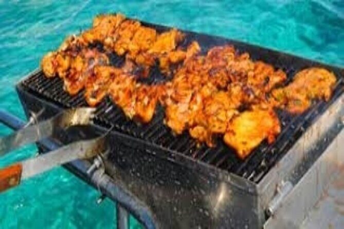 Catamaran, BBQ, Ile Gabriel , Ile Plate ,Coin de Mire - Grand Baie to the northern islands on a shared catamaran