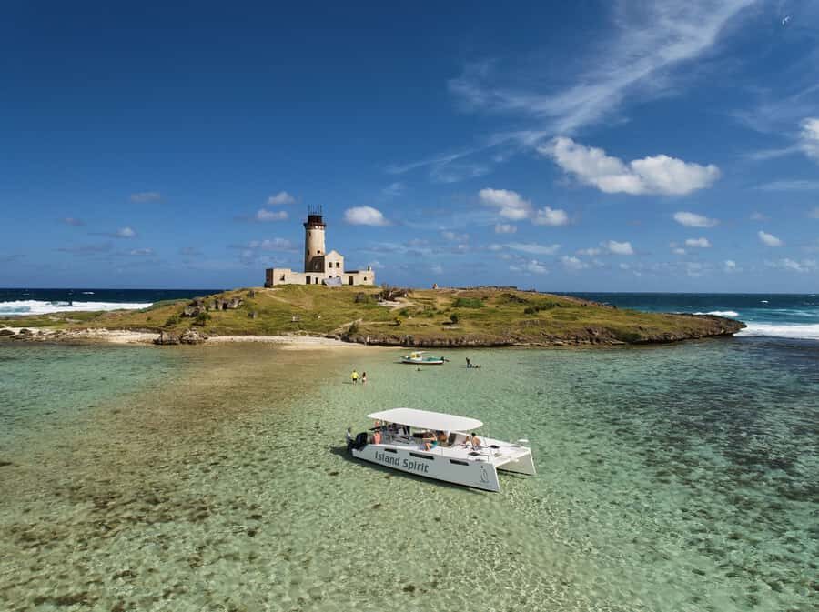 Catamaran Mauritius: South East 5 Islands Catamaran Cruises - A Powered Catamaran Day: Why the Boat Style Matters