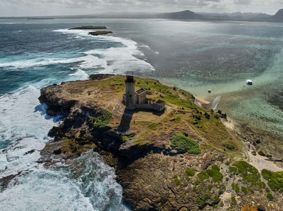 Catamaran Mauritius: South East 5 Islands Catamaran Cruises - Who This Catamaran Cruise Fits Best