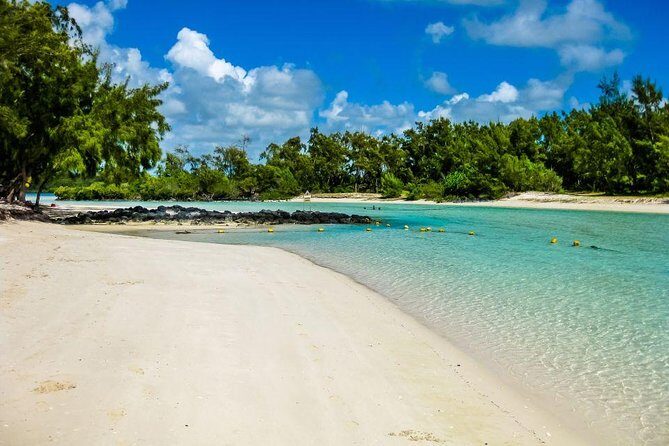 Catamaran to Ile aux Cerf with Parasailing, Tube Riding & Lunch - The Return to Trou d’Eau Douce: Relaxation, Then Back on the Road