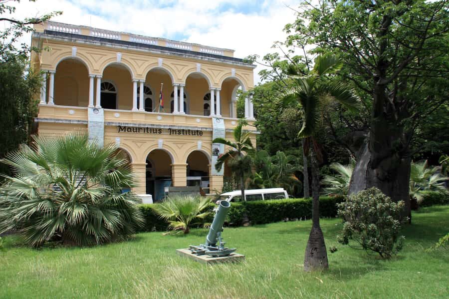 Discover Mauritius Full Day with Your Personal Driver-Guide - Port Louis in 2 Hours: A Real City Break Without the Stress