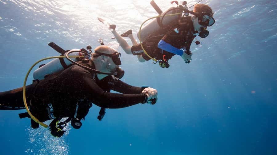DISCOVER SCUBA DIVING IN LEMORNE with EasydiveMauritius - Le Morne, Mauritius: why this location fits a first scuba try