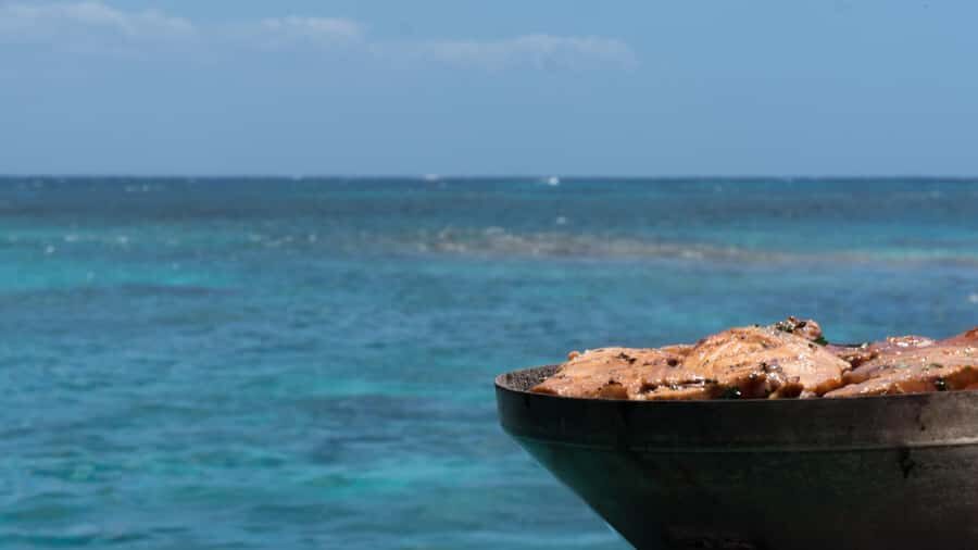 Full Day Catamaran Luxury Cruise to Northern Islands w Lunch - A full-day catamaran cruise on Mauritius north coast