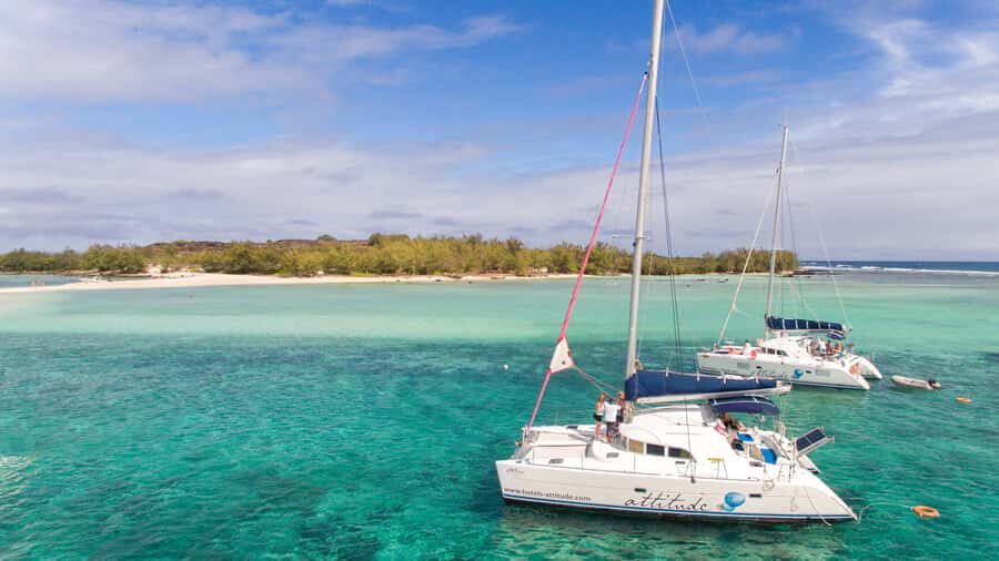Full Day Catamaran Luxury Cruise to Northern Islands w Lunch - Timing and where to meet at Coin de Mire Attitude