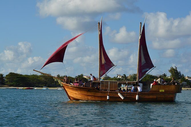 Full day private charter to ile aux cerfs including lunch with Sirene D'or - Île aux Cerfs private charter: what the day is really like