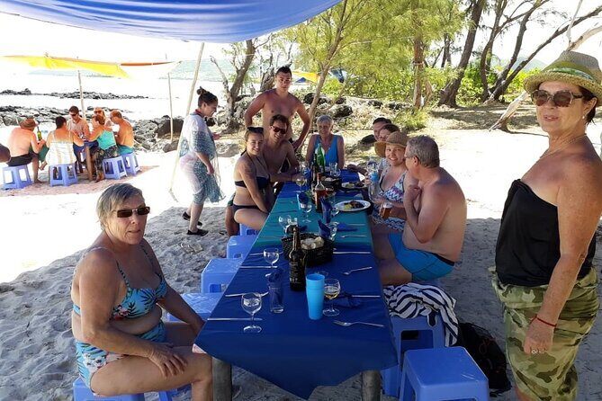 Full Day Shared Speed Boat in Ile Aux Cerfs Lunch & Transfer incl - Pickup from Mauritius: the 8:30am start you should plan around