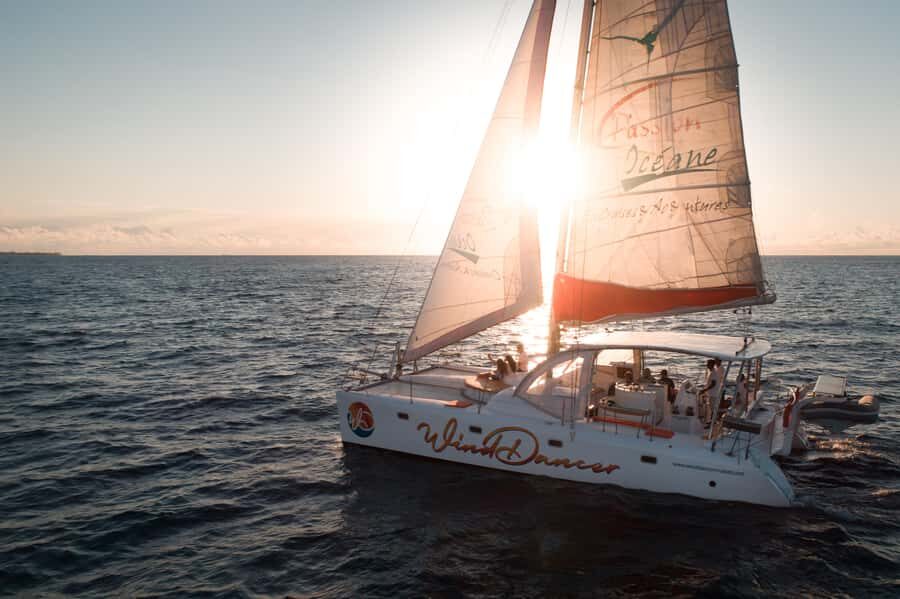 Grand Baie: Private 4-Hour Premium Sunset and Dinner Cruise - Grand Baie Start: Meeting at Wind Dancer 2