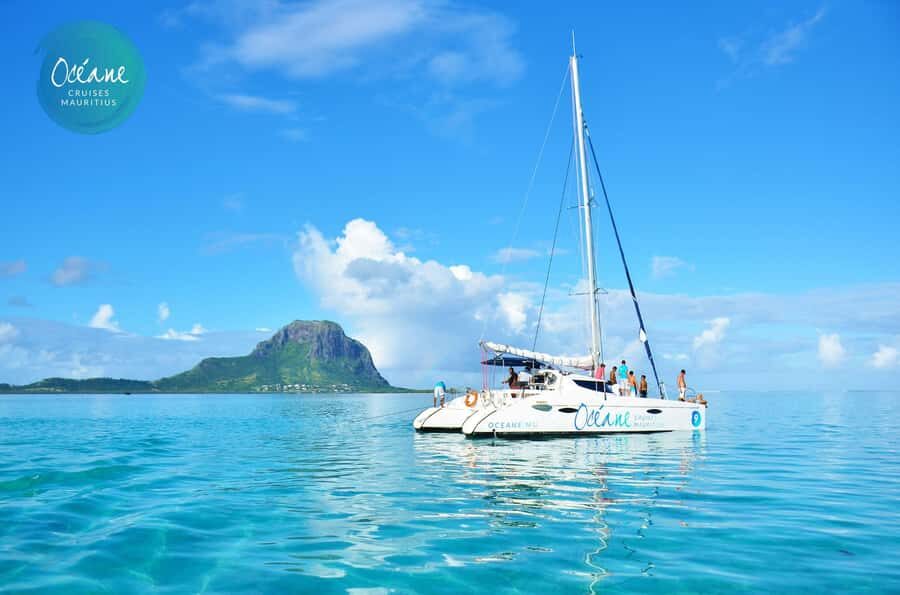 Ile Aux Bénitiers : Private Catamaran Cruise & Gourmet Lunch - Dolphin Watching Near Tamarin Bay: How You’ll Spot Them