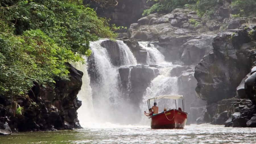 Ile Aux Cerfs Catamaran Cruise & Waterfalls- Lunch & Drinks - Drinks and Crew Energy: Why This Tour Can Feel Great or Just Okay