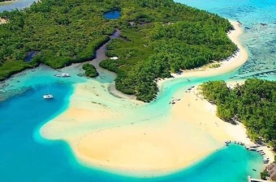 Ile Aux Cerfs Catamaran Cruise with Pick-up/Drop-off & Lunch - Trou d’Eau Douce to Ile aux Cerfs: the smooth start