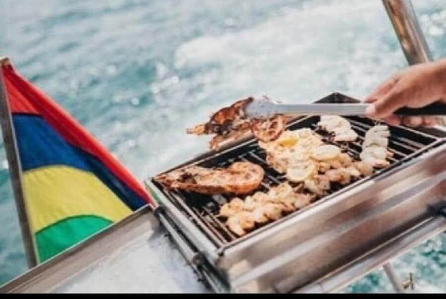 Ile Aux Cerfs Catamaran Cruise with Pick-up/Drop-off & Lunch - Should you book this day trip?