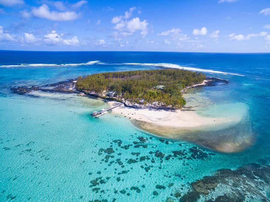 Mahebourg: L'île des Deux Cocos Island Boat Tour with Lunch - Île des Deux Cocos: why this feels different from a standard boat trip