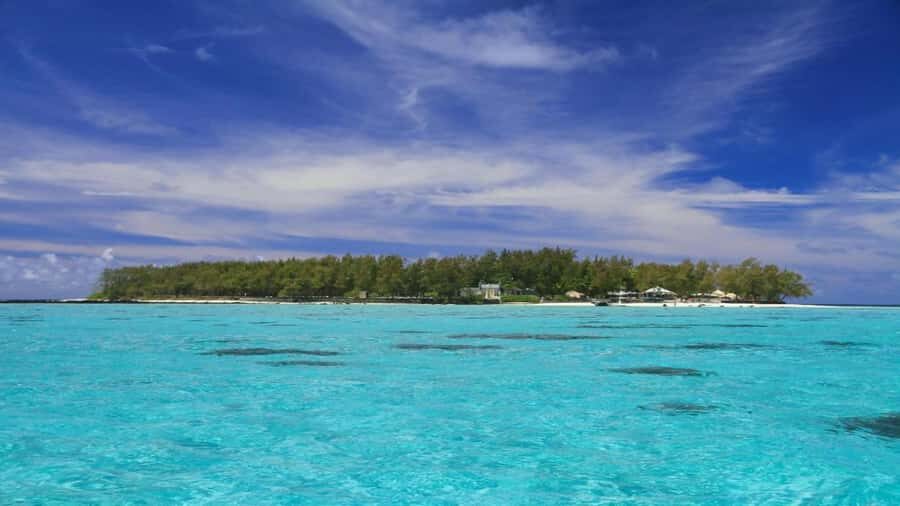 Mahebourg: L'île des Deux Cocos Island Boat Tour with Lunch - White sand beach time: the “do nothing” plan that works
