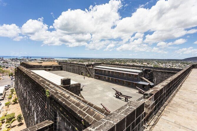 Mauritius City Tour, ALL INCLUSIVE Day Trip, Private SUV Car with Guide - Tien Tan Pagoda and Marie Reine de la Paix: fast photo stops with real reward