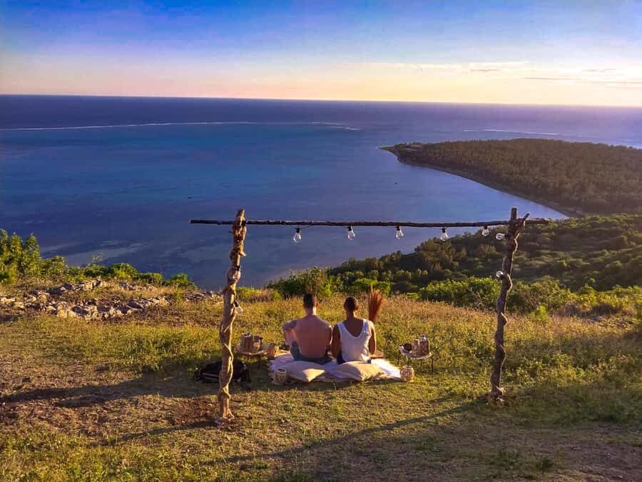 Mauritius: Exclusive Le Morne Sunset Hike & Aperitivo - Descending after dark: plan for the practical side