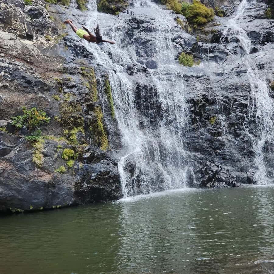 Mauritius Hiking 7 waterfalls Trip with Ganga Talao & Lunch - What the Guide Actually Does (and Why That’s Part of the Value)