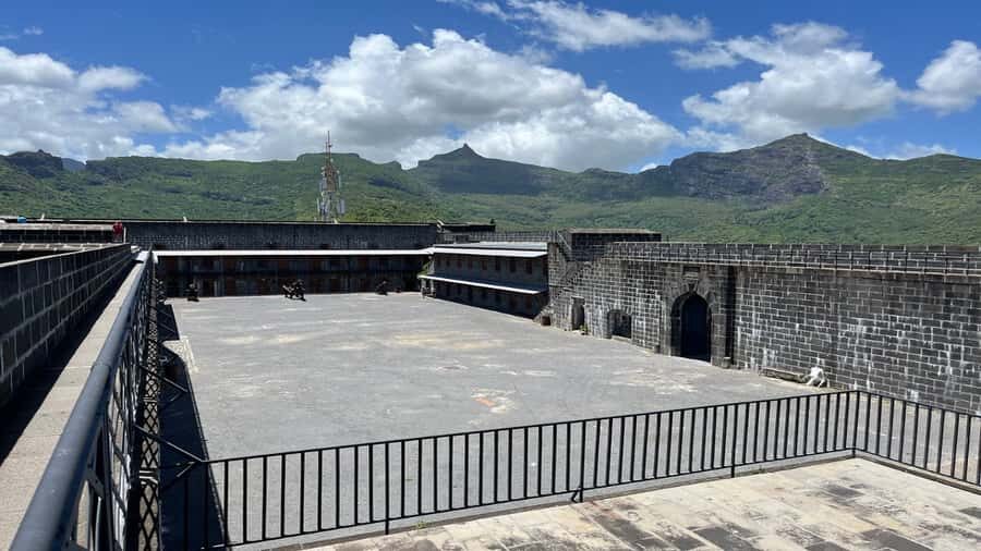 Mauritius: Northern Tour w/Port Louis Market, Temple & Beach - Private guide value: custom timing, clean transport, and the human touch