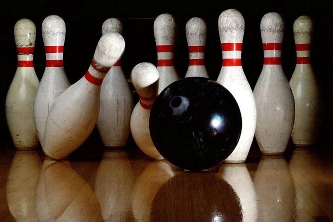 Mauritius Private Night Tour: Romantic dinner, Entertainments & Night lounge - Le Lucky Strike: bowling or pool as your included break from dinner
