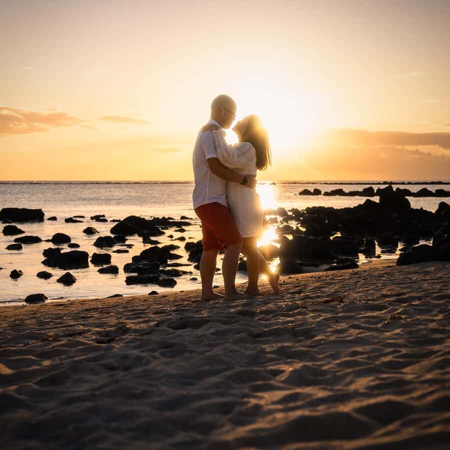 Mauritius: Sunset photoshoot (Honeymoon/family shoots) - Key things to know before you book