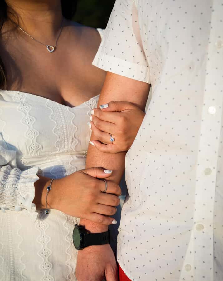 Mauritius: Sunset photoshoot (Honeymoon/family shoots) - The mini posing crash course that saves camera-shy couples and families