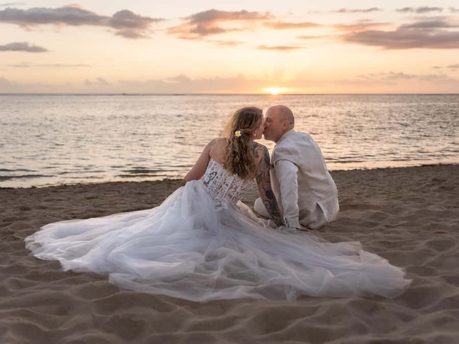 Mauritius: Sunset photoshoot (Honeymoon/family shoots) - Editing and delivery: what you get, when you get it, and how you choose