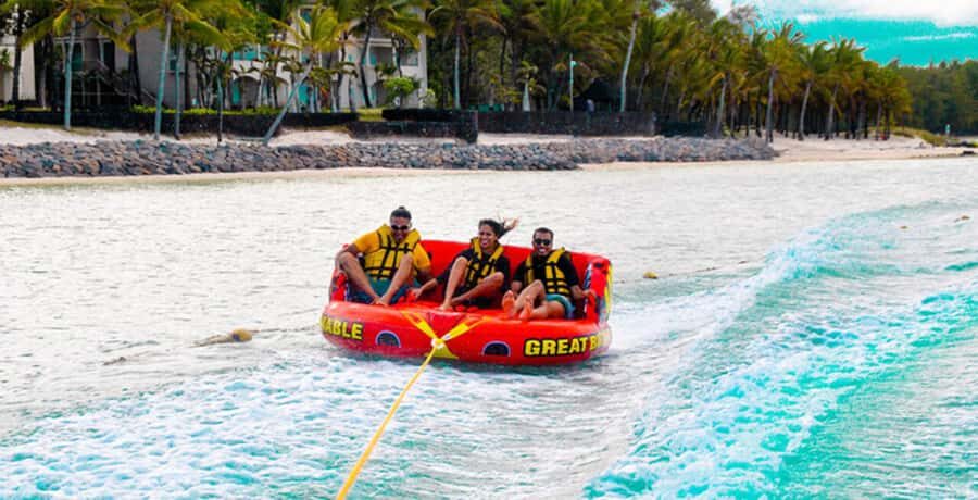 Mauritius: Watersport Adventure Day with Lunch and Pickup - What the experience style feels like on the water