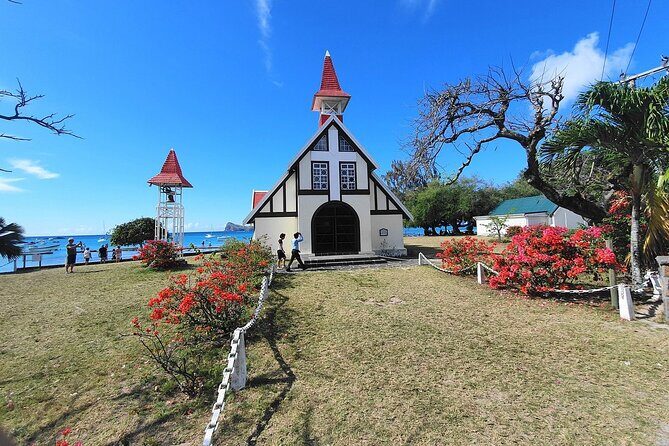 Northern Mauritius Private Tour w/ Port louis Market and Beaches - Port Louis Market Walk and Fort Adelaide Views