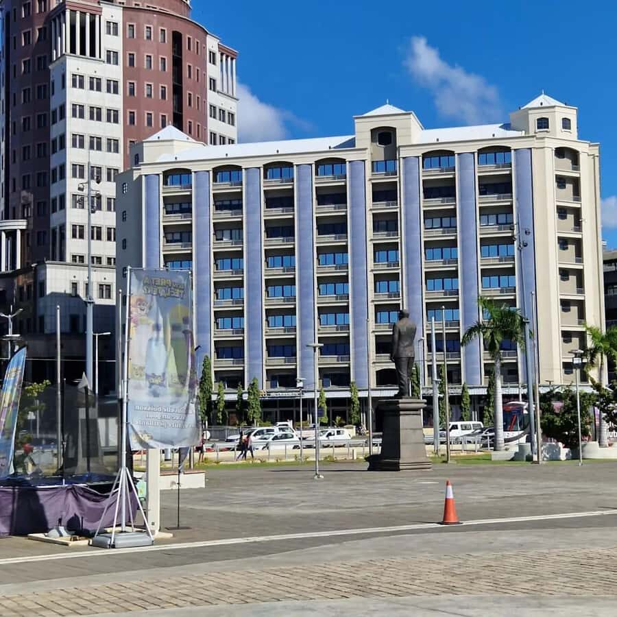 Port Louis: City Tour with Street Food Tasting - First Steps in Port Louis: Easy Pickup and a Guided Day Plan