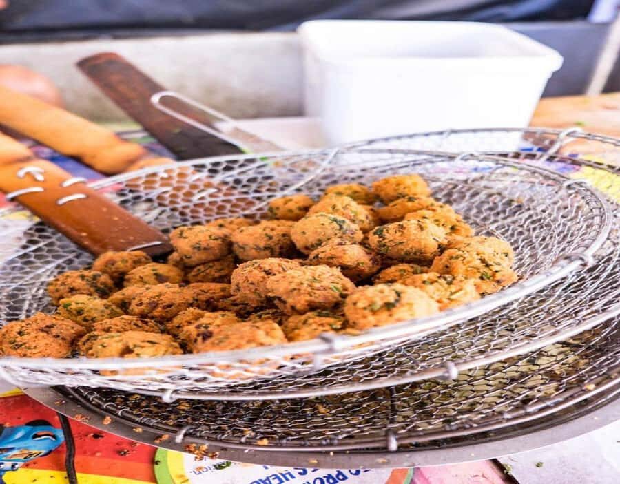 Port Louis: Private Guided Tour and Street Food Tasting - Caudan Waterfront: crafts, cafés, and a lighter end to the loop