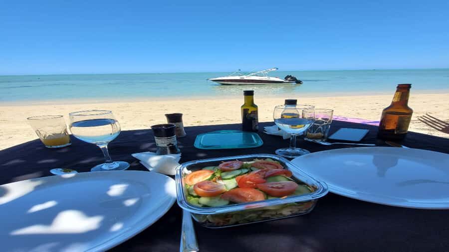Private Île aux Bénitiers Boat: Dolphin Snorkeling & Lobster - Who this tour fits best