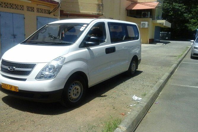 Private Luxury Minibus Transfer from Mauritius Airport to City - From Customs to a Driver in Front of You: The MRU Meet-and-Greet
