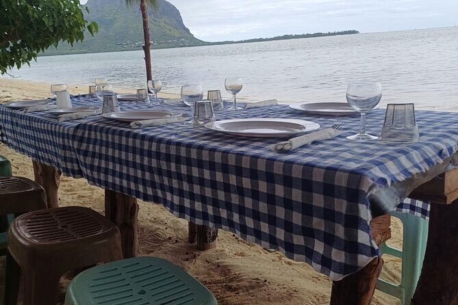 Shared 10 Pax Boat Tour: Dolphin Watching, Snorkelling and BBQ - Practical tips so your day goes smoothly