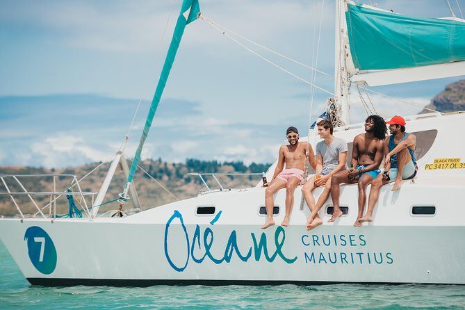 WEST : OCÉANE Private full day cruise to Ile aux Benitiers - The value: $1,227 for up to 6 people